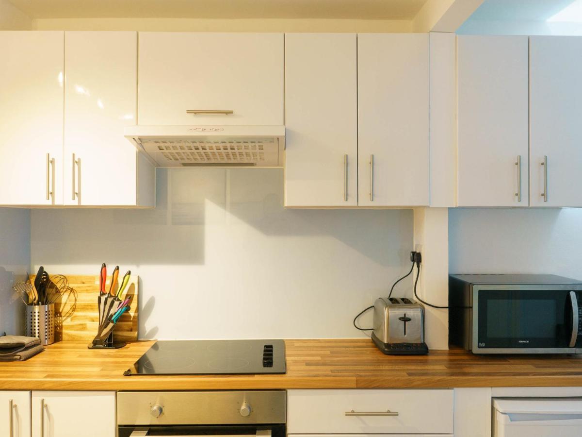 Pass The Keys Modern 2 Bed Flat Overlooking Aberaeron Harbour Bagian luar foto