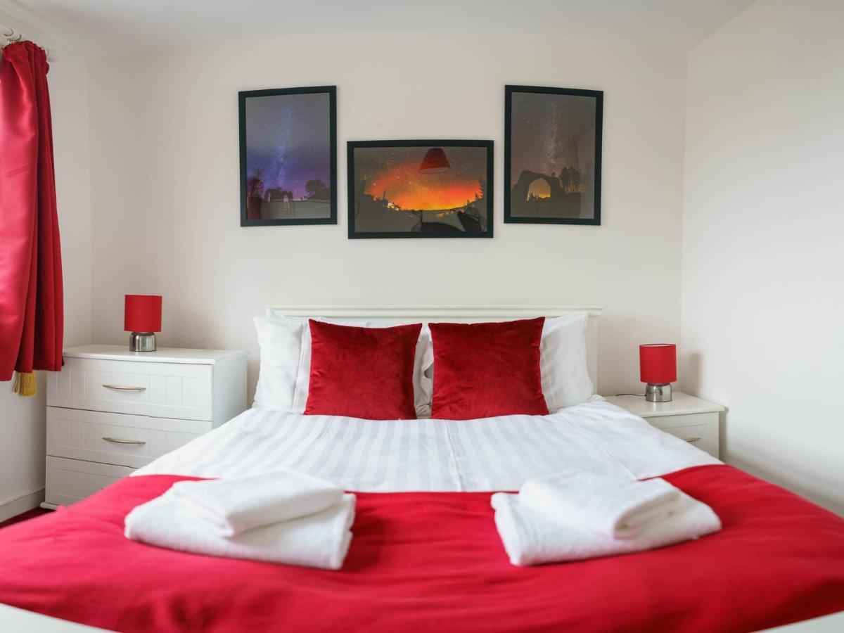 Pass The Keys Modern 2 Bed Flat Overlooking Aberaeron Harbour Bagian luar foto