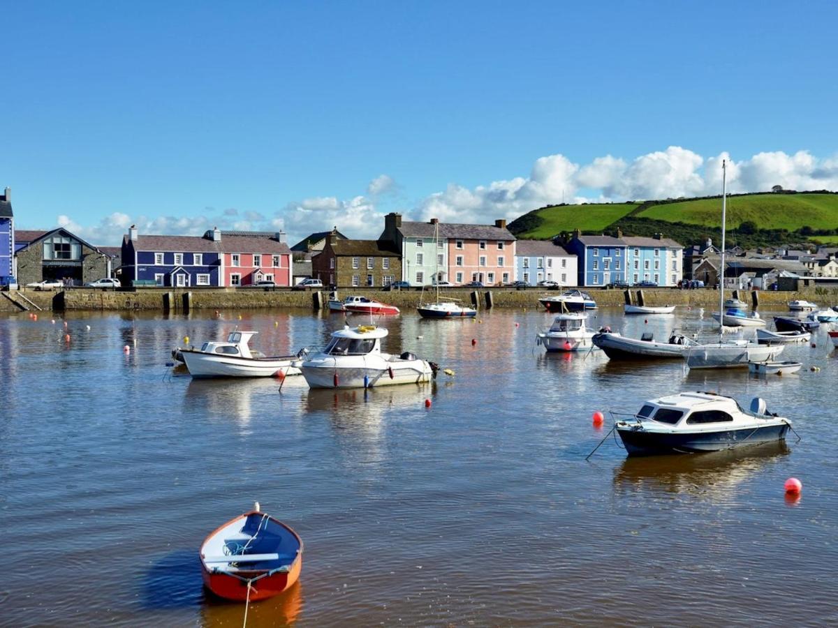Pass The Keys Modern 2 Bed Flat Overlooking Aberaeron Harbour Bagian luar foto