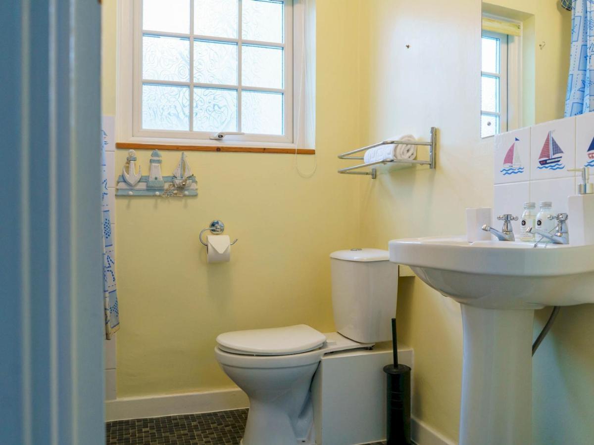 Pass The Keys Modern 2 Bed Flat Overlooking Aberaeron Harbour Bagian luar foto